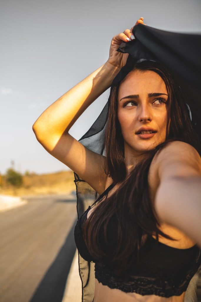 Aantrekkelijke jonge vrouw